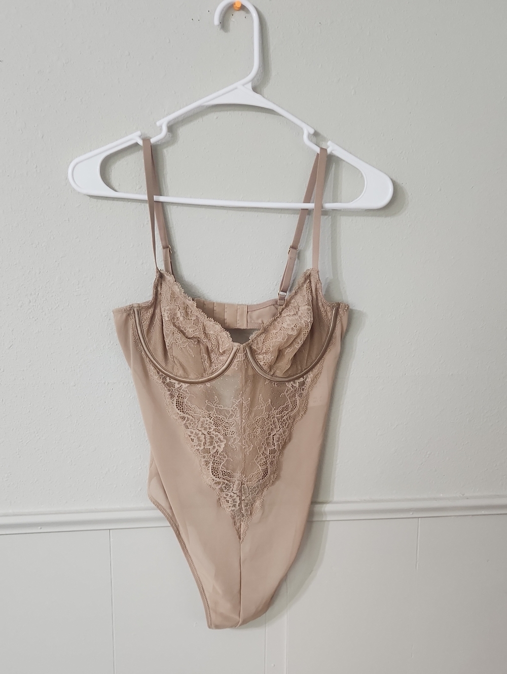 Abercrombie & Fitch Nude Lace-Trim Bodysuit